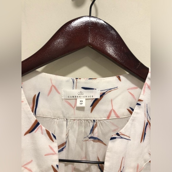 Gorgeous patterned Camber & Grace Blouse - Picture 4 of 5